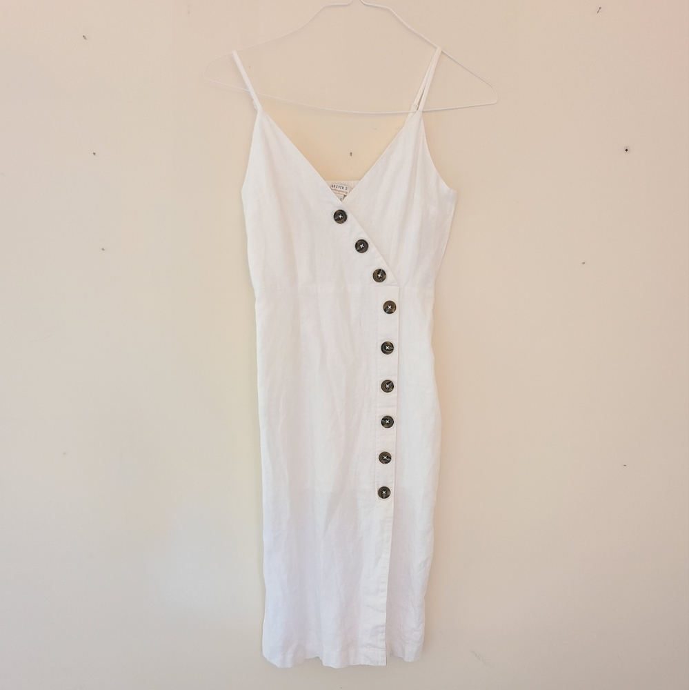 Forever 21 Contemporary White Midi Dress Size small
